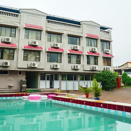 Mountview Resort & Spa Lonavala Exterior foto